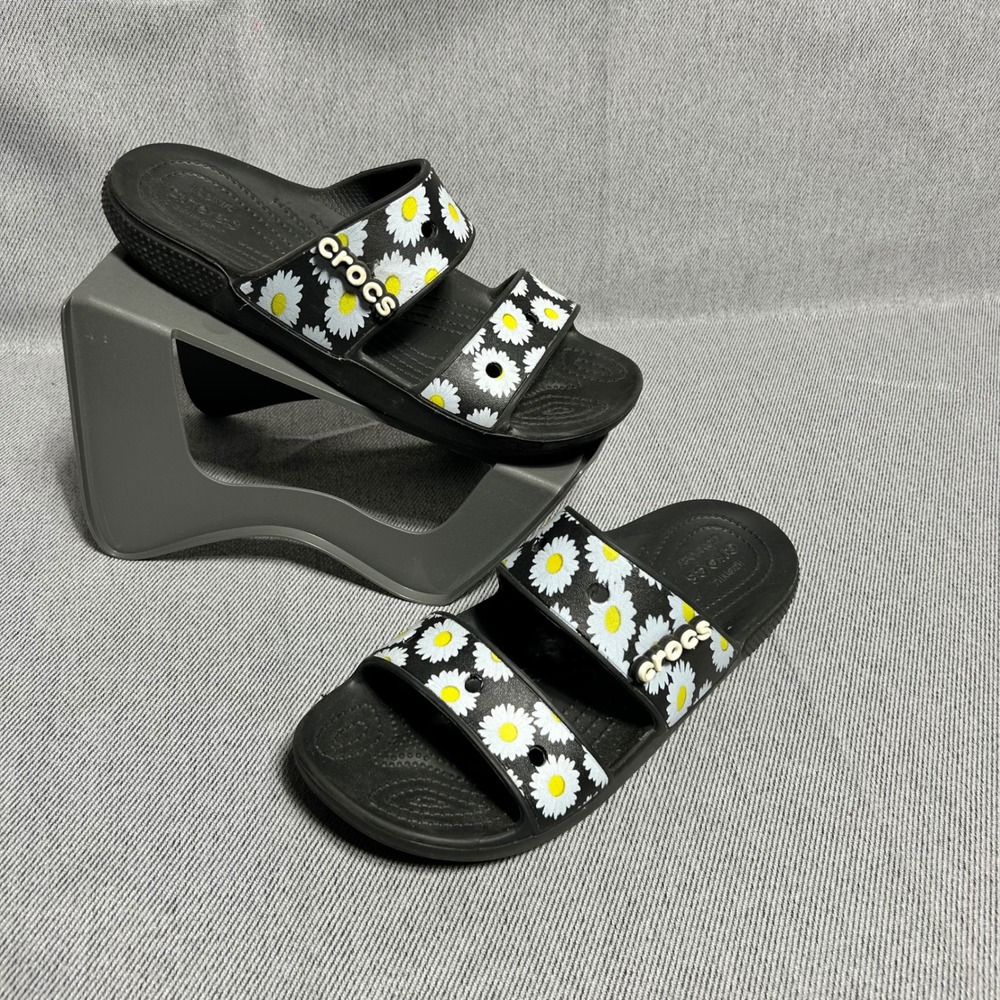 Crocs Womens Classic Slide Sandals Size 9 Black White Daisy Floral Print 2-Strap